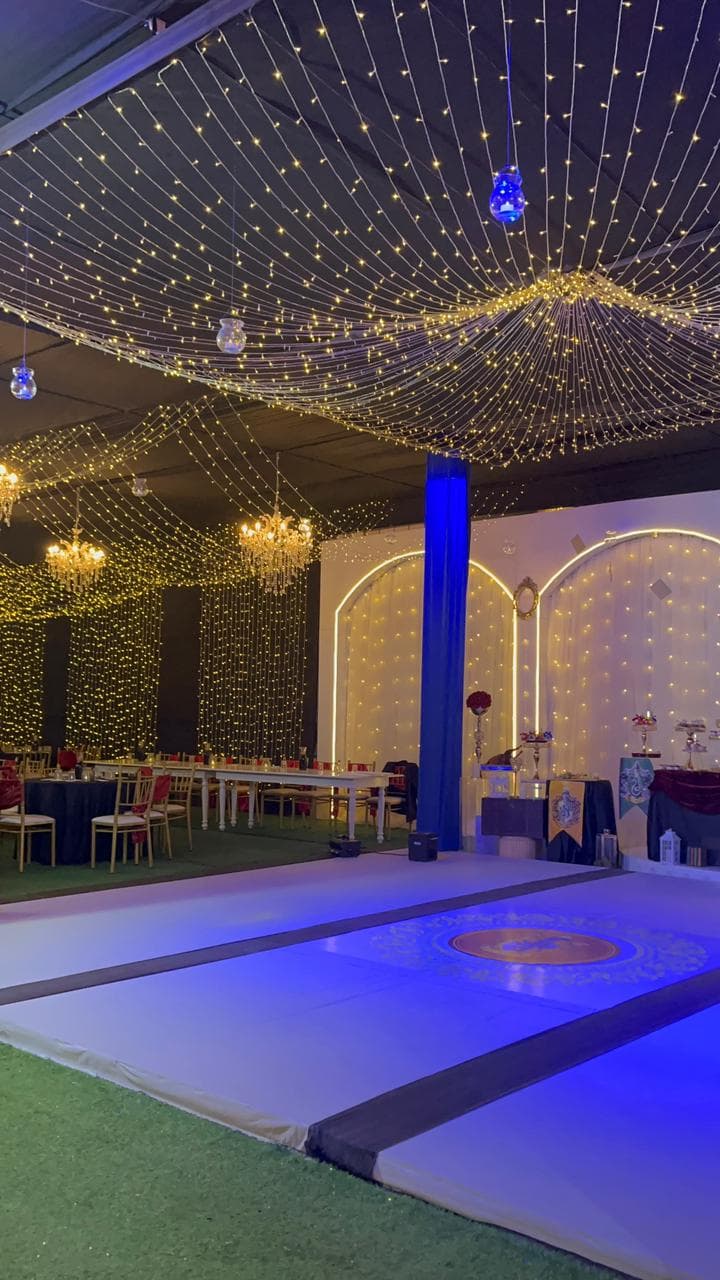 Otra vista del salón elegante